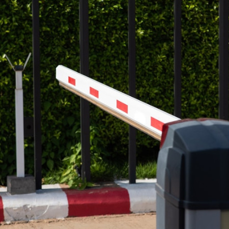 افزایش امنیت بانک‌ها و اماکن حساس (معرفی راهبند مجهز به پلاک‌خوان و RFID)