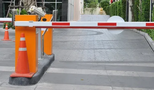 خدمات راهبند در پیروزی